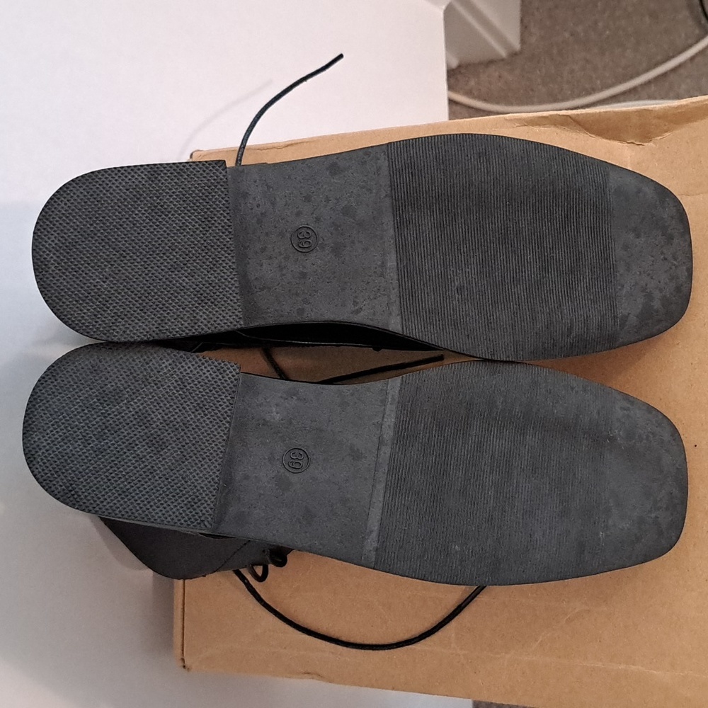 NEW Square-Toe Lace Up Ankle Boots w/ Side Zipper (Black) - Lattelier - Picture 6 of 7